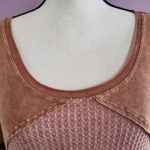 Rolla Coster Washed Distressed Pieced Raw Edge Shark Bite Hem Waffle Tunic Top - Picture 3 of 15